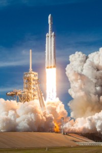 Start der ersten Falcon Heavy