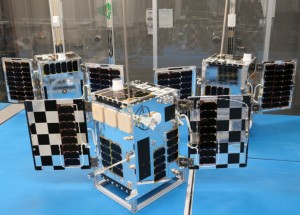 die drei Hawk Satelliten vor dem Start mit Transporter-1