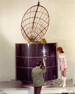 Modell eines Anik-A Satelliten