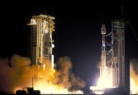 Nachtstart der Ariane-44P V83