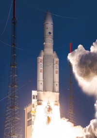 Start der mit 55,33 m längsten Ariane 5