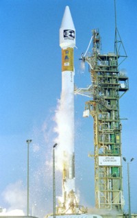 Start der ersten Atlas-IIIA mit Eutelsat W4