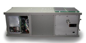 der BSS 1 CubeSat (links die DFAST Antriebseinheit)