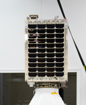 CE-Sat 2B auf dem Nutzlastadapter der Electron