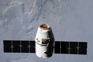 SpaceX CRS-19 im Anflug auf die ISS