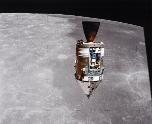 Apollo 15 CSM-11 im Mondorbit