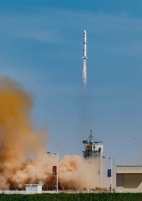 Start der CZ-2C-III mit den beiden Macau Wissenschaftssatelliten und  Luojia 2-01