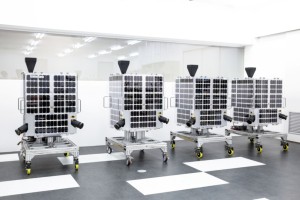 GRUS 1B bis 1E im Clean-Room von Axelspace