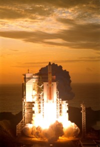Start der ersten H-II Rakete