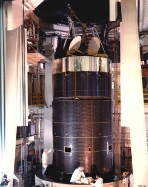 Intelsat 6 Satellit beim Hersteller