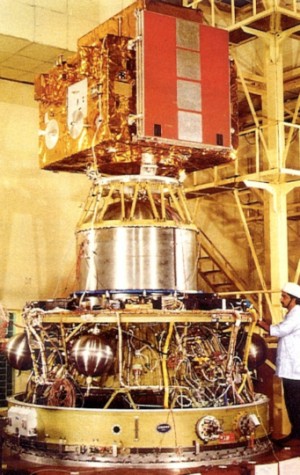 IRS 1E auf der letzten Raketenstufe der PSLV