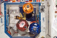drei SPHERES im Freiflug an Bord der ISS