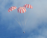 „Orion“ Kapsel nach dem EFT-1 Flug auf dem Weg zur Landung