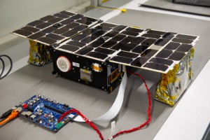 der OSM-1 CICERO Satellit im Labor