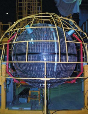 „Sfera“ Satellit im MIK auf dem Kosmodrom Plesetsk