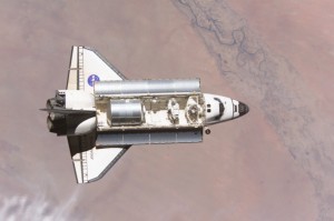 „Endeavour“ im Anflug auf die ISS