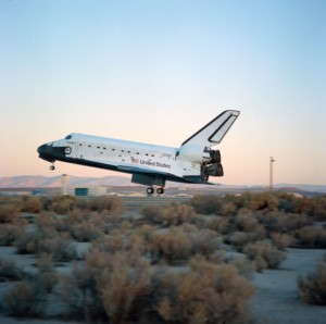 Landung der „Discovery“ auf der Edwards AFB