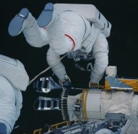 die erste ungeplante EVA des Shuttle Programms