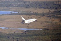 Landeanflug der „Discovery“ über den Everglades