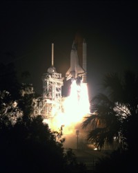 Nachtstart zur Mission STS-56