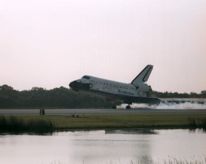 Landung der „Discovery“ nach der STS-70 Mission