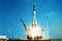 Start der Wostok 8K72K Rakete mit Gagarins Raumschiff